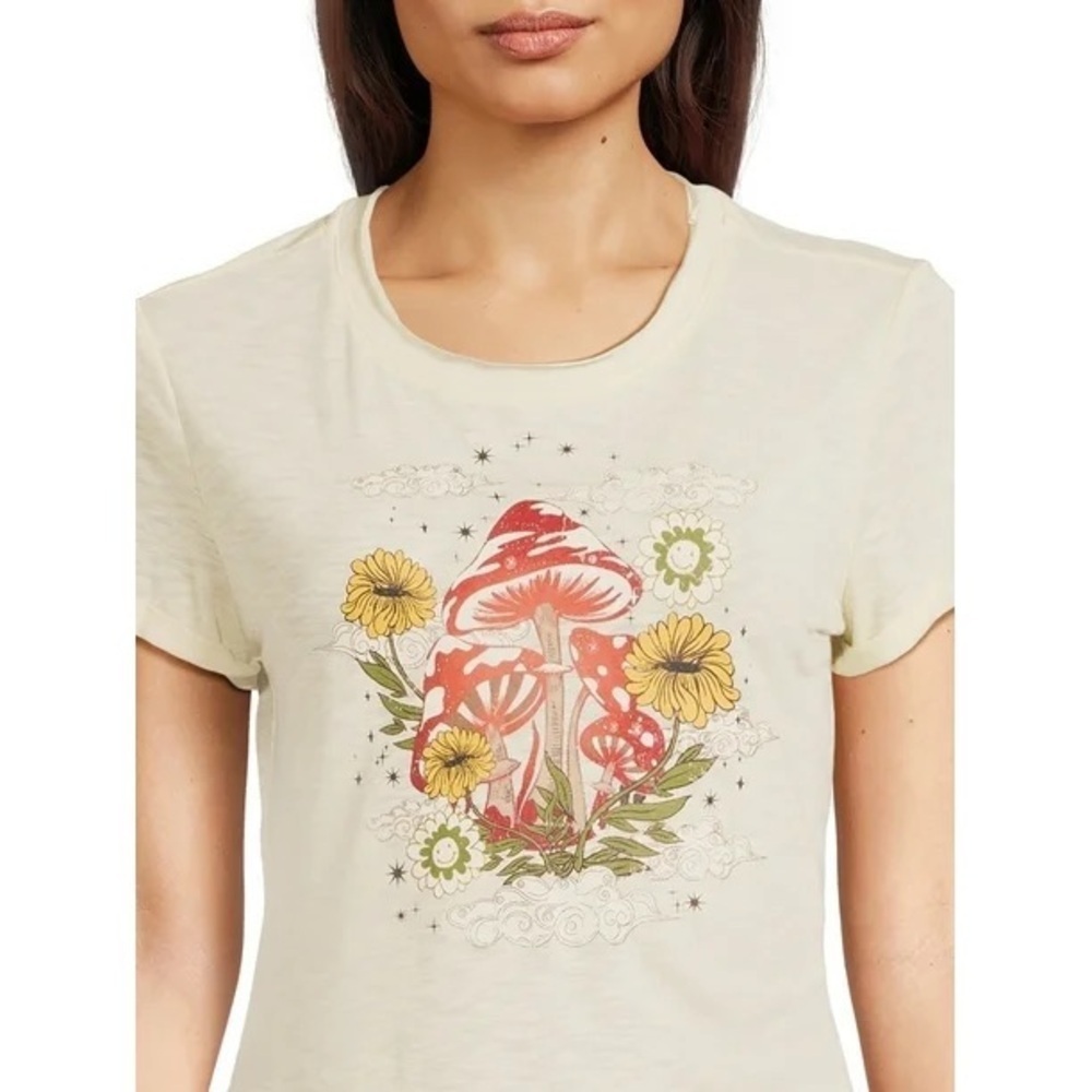 No Boundaries Mushroom Flower Whimsical Graphic T Shirt XS